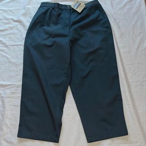 LL Bean Capris NWT Size 18 Reg / Blue /New